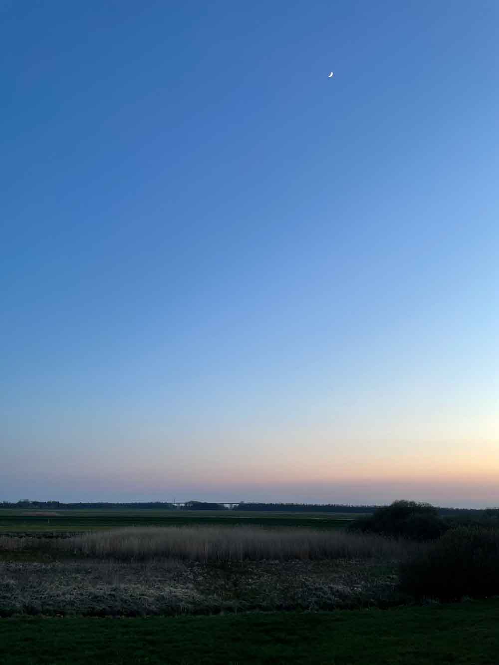 huntebrücke Hunterwiesen in Dämmerung